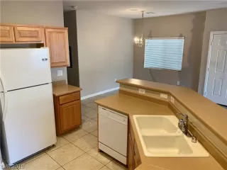 Photo #4: 2161596 Listing