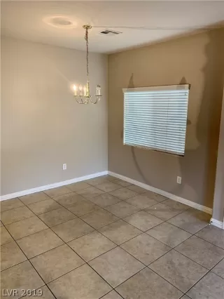 Photo #5: 2161596 Listing