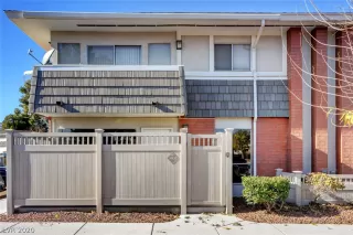 Photo #1: 2161621 Listing 