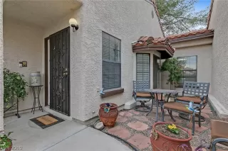 Photo #5: 2161636 Listing