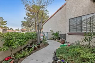 Photo #6: 2161636 Listing