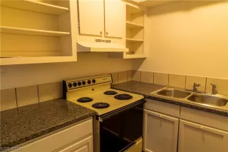 Photo #2: 2161727 Listing