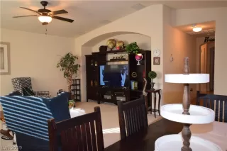 Photo #4: 2161761 Listing