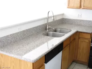 Photo #3: 2161766 Listing 