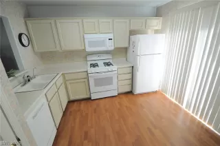 Photo #3: 2161770 Listing 