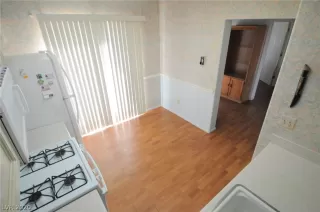 Photo #4: 2161770 Listing 