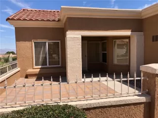 Photo #2: 2161834 Listing
