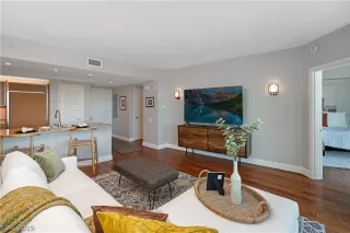 Photo #1: 2161836 Listing 