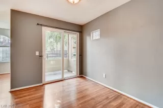 Photo #4: 2161868 Listing 