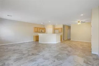 Photo #6: 2161922 Listing 