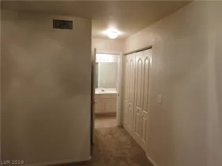 Photo #6: 2161937 Listing 