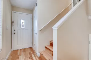 Photo #5: 2161958 Listing 