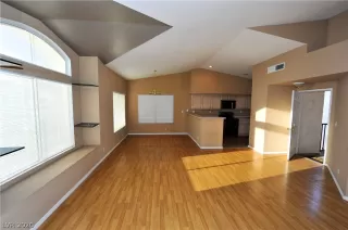 Photo #2: 2161963 Listing 