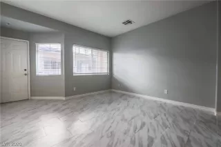 Photo #5: 2161984 Listing