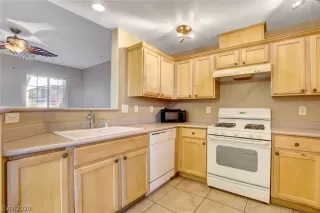 Photo #2: 2162157 Listing