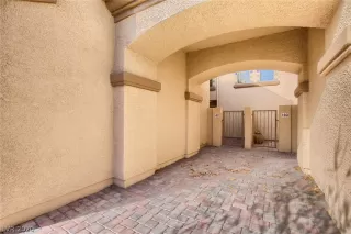 Photo #3: 2162228 Listing