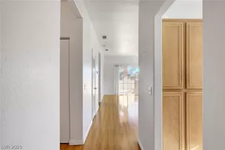 Photo #5: 2162281 Listing