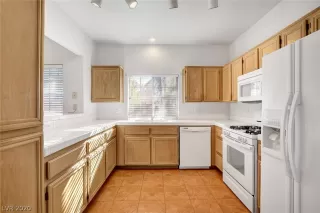 Photo #6: 2162281 Listing