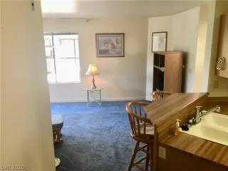 Photo #5: 2162318 Listing