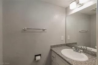 Photo #6: 2162361 Listing