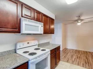 Photo #3: 2162371 Listing