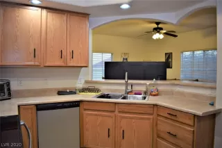 Photo #3: 2162418 Listing 