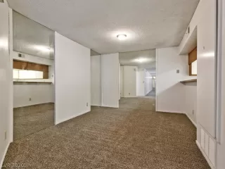 Photo #6: 2162496 Listing 