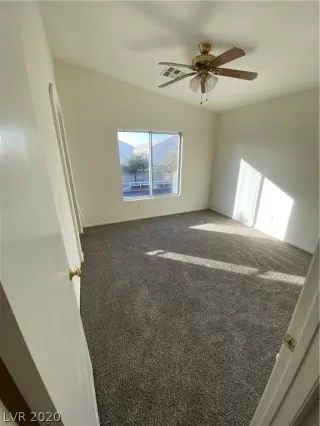 Photo #5: 2162508 Listing