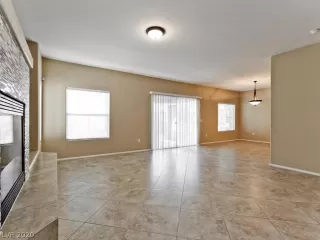 Photo #4: 2162532 Listing