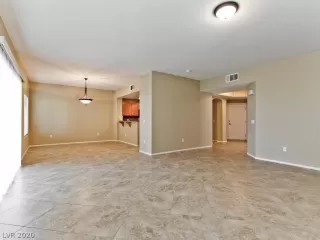 Photo #5: 2162532 Listing