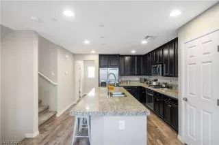 Photo #6: 2162533 Listing 