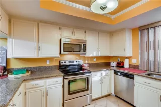 Photo #5: 2162566 Listing