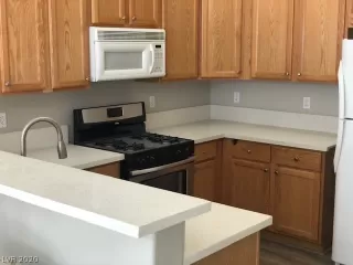 Photo #5: 2162567 Listing