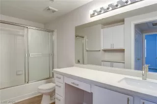 Photo #2: 2162673 Listing