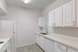 Photo #6: 2162673 Listing