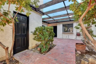 Photo #4: 2162679 Listing