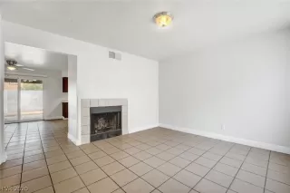 Photo #3: 2162684 Listing