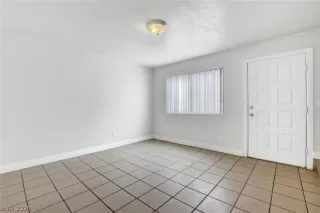 Photo #6: 2162684 Listing