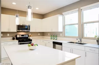 Photo #2: 2162714 Listing 