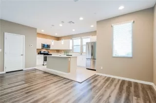 Photo #3: 2162714 Listing 