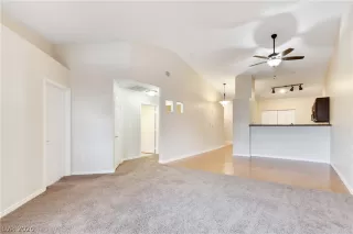 Photo #2: 2162739 Listing