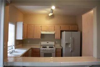 Photo #3: 2162801 Listing