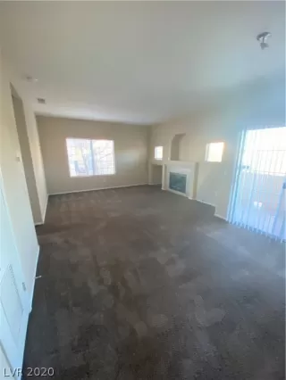 Photo #5: 2162801 Listing