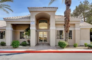 Photo #5: 2162826 Listing