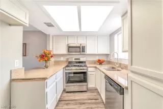 Photo #1: 2162851 Listing