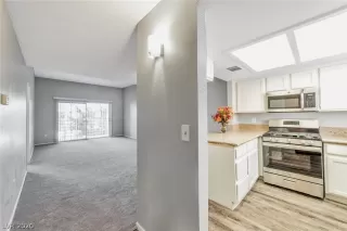 Photo #2: 2162851 Listing