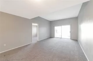 Photo #4: 2162851 Listing