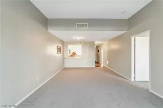 Photo #5: 2162851 Listing