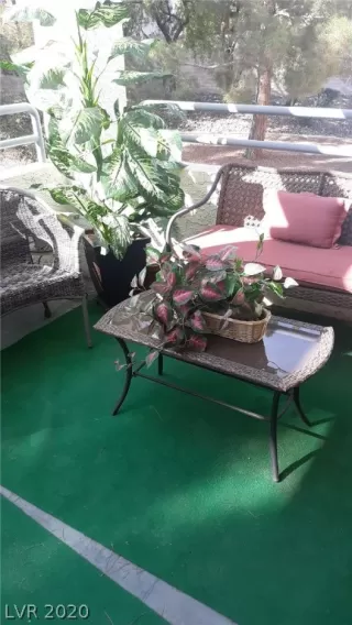 Photo #5: 2162859 Listing