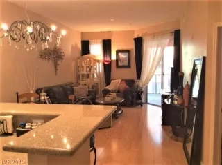 Photo #3: 2162897 Listing